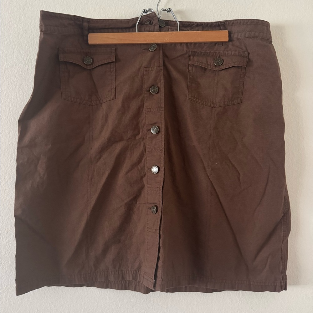 Liz Claiborne brown light weight skirt
